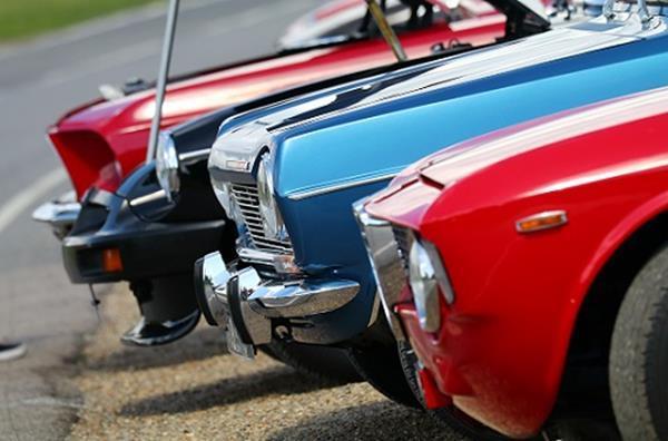 CLASSIC CAR DISPLAY - SUNDAY