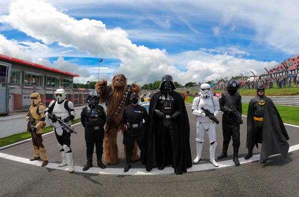 Star Wars and Marvel characters - SUNDAY