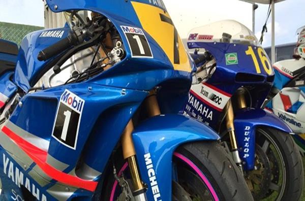 GRAND PRIX BIKE DISPLAYS