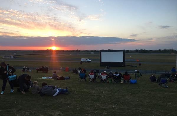 Outdoor Movie - Black Dog