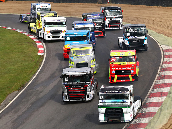 Камаз мастер дакар. Камаз ралли париж дакар. Грузовики. Автоспорт грузовики. Гоночный тягач.